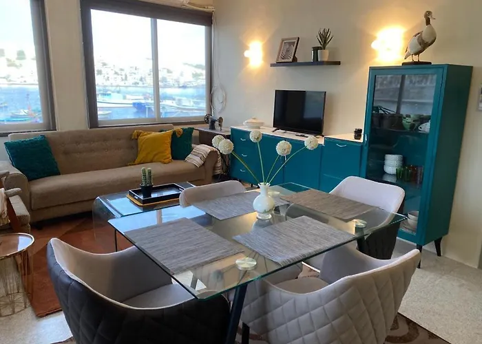 Appartement A Sea View Maisonette Right On The Waters Edge. *